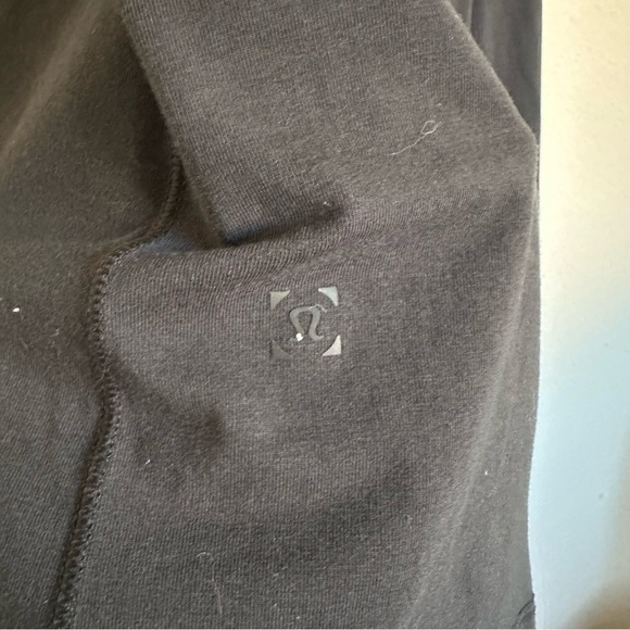 Lululemon Black Crewneck Long Sleeve Shirt Mens - Picture 5 of 8